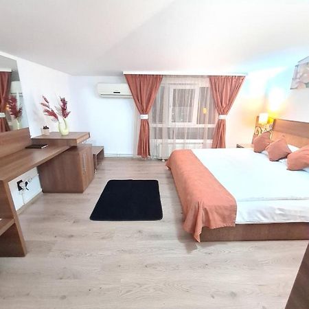 Garsoniera privata Bed and Breakfast Bucarest Esterno foto