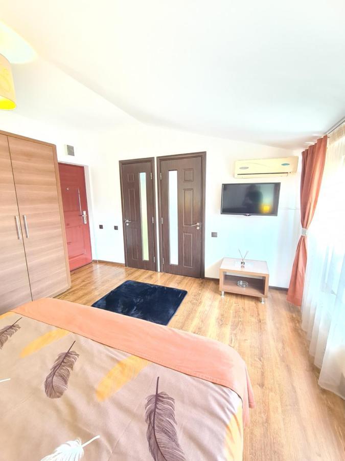 Garsoniera privata Bed and Breakfast Bucarest Esterno foto