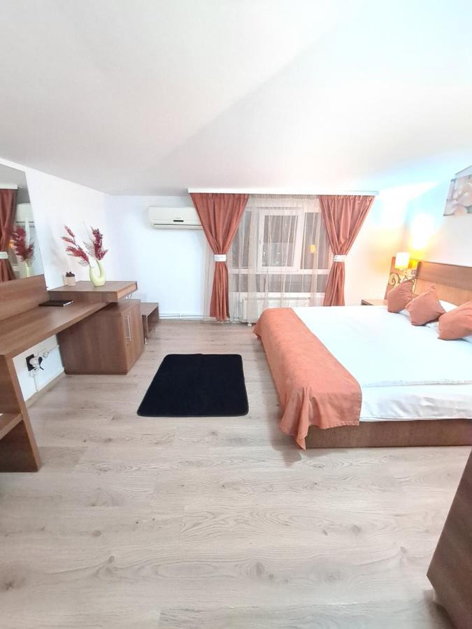 Garsoniera privata Bed and Breakfast Bucarest Esterno foto