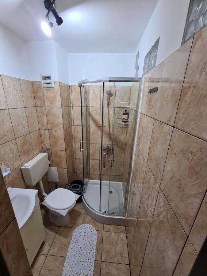 Garsoniera privata Bed and Breakfast Bucarest Esterno foto