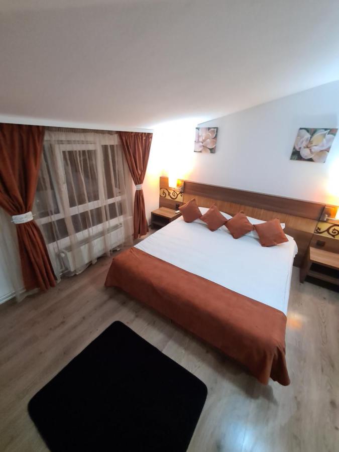 Garsoniera privata Bed and Breakfast Bucarest Esterno foto