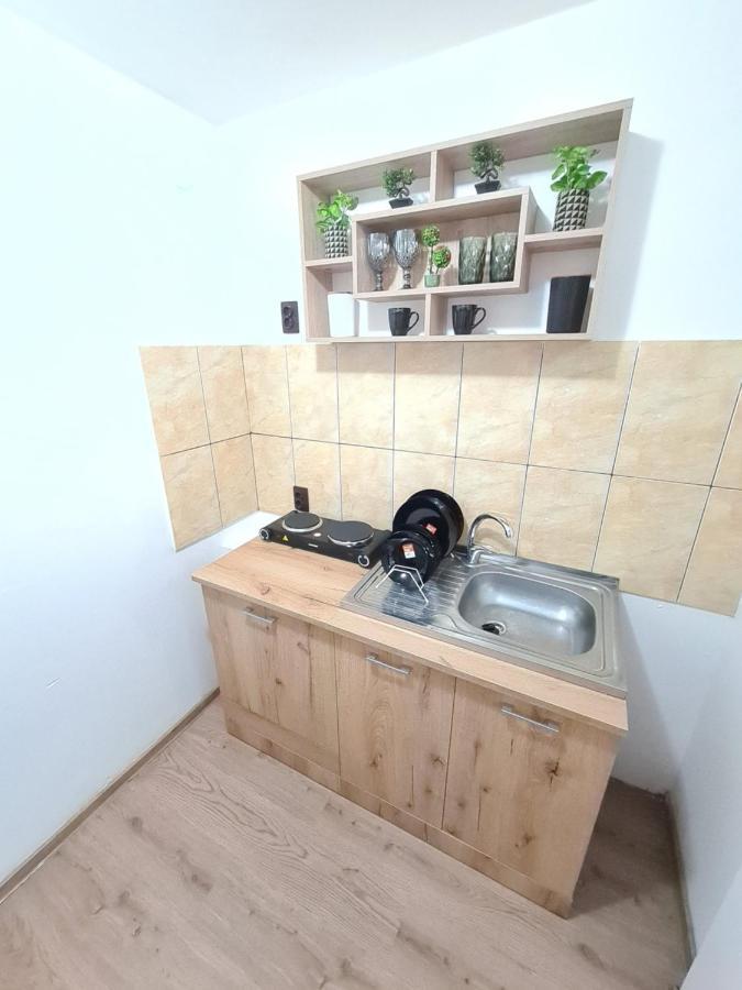 Garsoniera privata Bed and Breakfast Bucarest Esterno foto