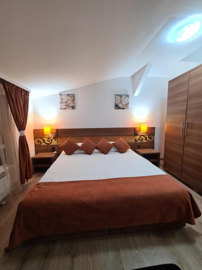 Garsoniera privata Bed and Breakfast Bucarest Esterno foto